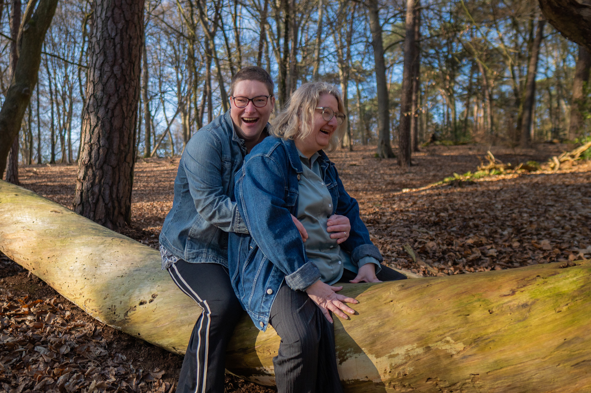 Marije (links): "Het was niet zo dat de één de ander gevraagd heeft. Tijdens die date zeiden we al tegen elkaar dat we elkaar leuk vonden."